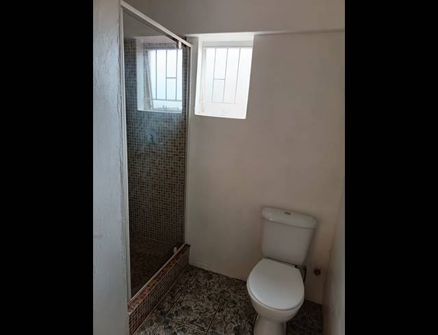 2 BEDROOM HOUSE TO LET IN KOOKRUS
